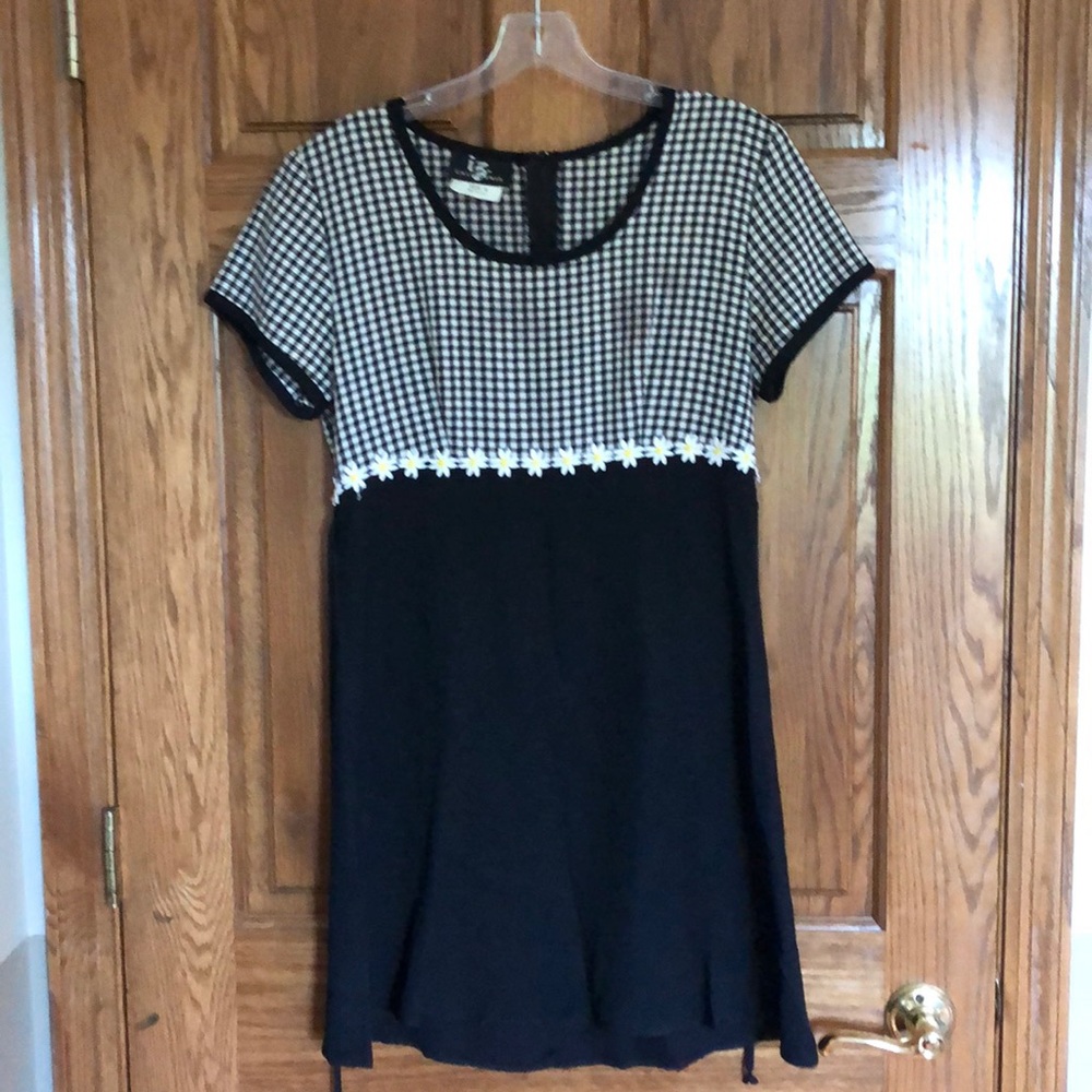 Vintage plaid daisy dress